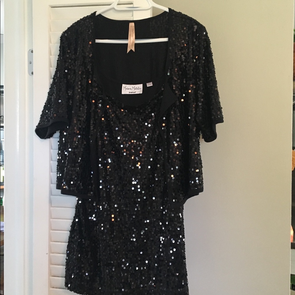 HALF OFF SALE!! Avenue 22/24 2 pc. Set